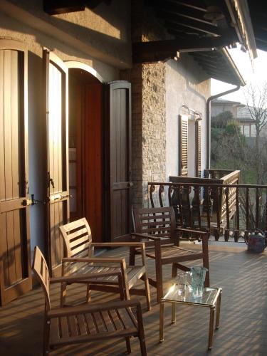 Un balcón o terraza en B&B Aria Di Lago