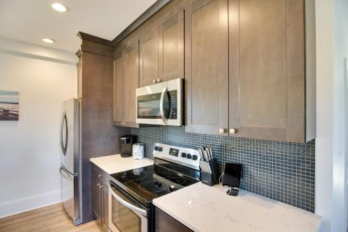 Gallery image of Walk to Bowens Wharf Condo in Dtwn Newport in Newport