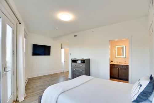Gallery image of Walk to Bowens Wharf Condo in Dtwn Newport in Newport