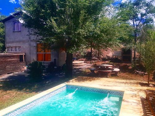 Kolam renang di atau dekat dengan Cabaña Silvana