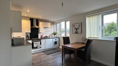 Kuchyň nebo kuchyňský kout v ubytování Weston Park Room, City Center