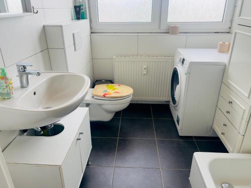 Bilik mandi di Apartment mit schöner Aussicht auf den Großen Feldberg & Burg Königstein
