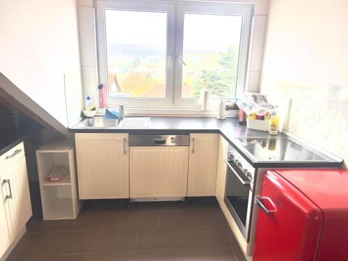 Dapur atau dapur kecil di Apartment mit schöner Aussicht auf den Großen Feldberg & Burg Königstein
