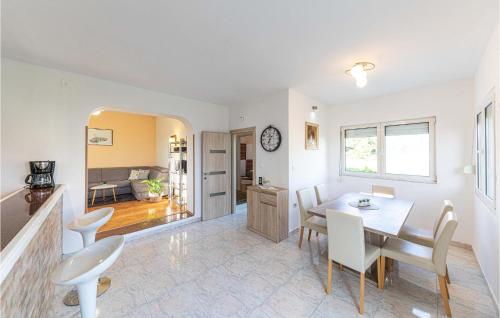 Apartment Kastel Kambelovac 10