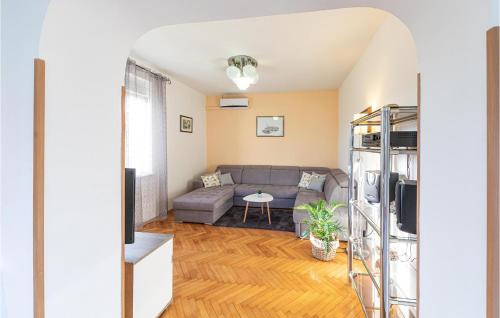 Apartment Kastel Kambelovac 10