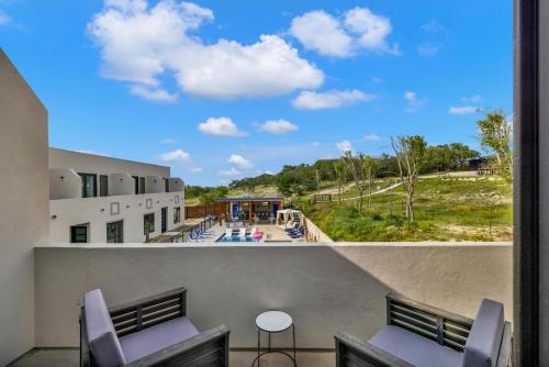 Μπαλκόνι ή βεράντα στο The Bentley Hotel on 290