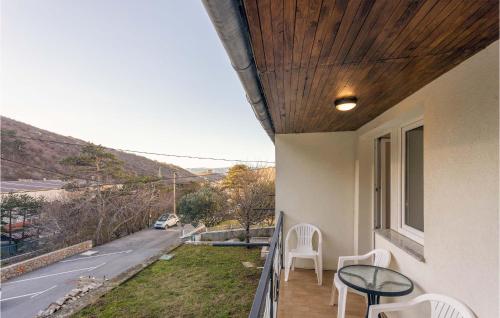2 Bedroom Beach Front Apartment In Senj
