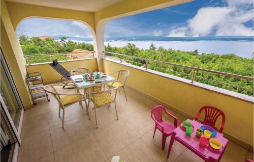 3 Bedroom Cozy Apartment In Crikvenica