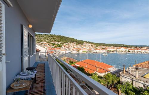 2 Bedroom Lovely Apartment In Vela Luka