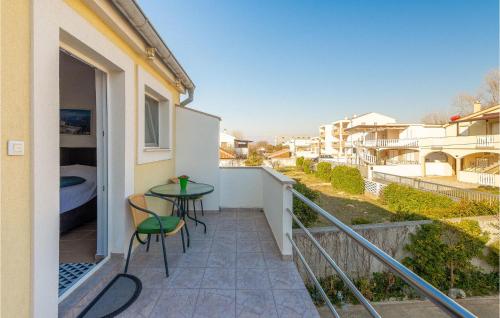 Gorgeous Apartment In Nin With Wifi