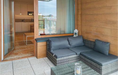 Χώρος καθιστικού στο Awesome Apartment In Miedzyzdroje