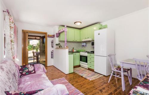 1 Bedroom Stunning Apartment In Lovran