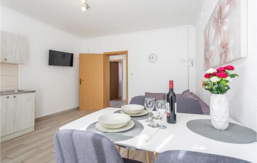1 Bedroom Awesome Apartment In Krk