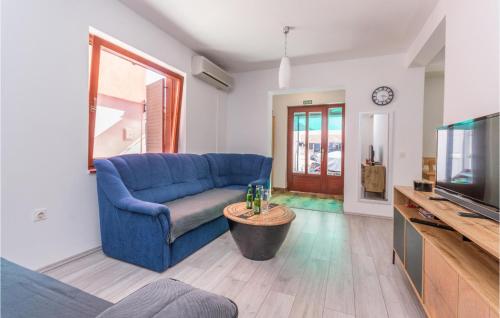2 Bedroom Nice Apartment In Biograd Na Moru