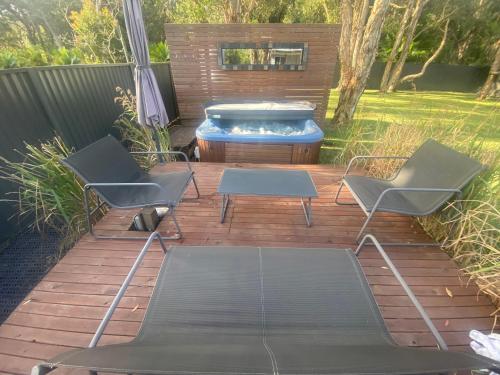 Un patio o zona al aire libre en Salt N Dust hideaway stay