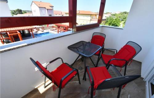 Balkón alebo terasa v ubytovaní 2 Bedroom Nice Apartment In Banjol