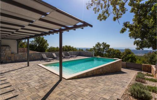 Nice Home In Smrika With Kitchen