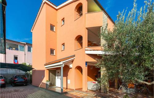 Beach Front Apartment In Krk With Wifi