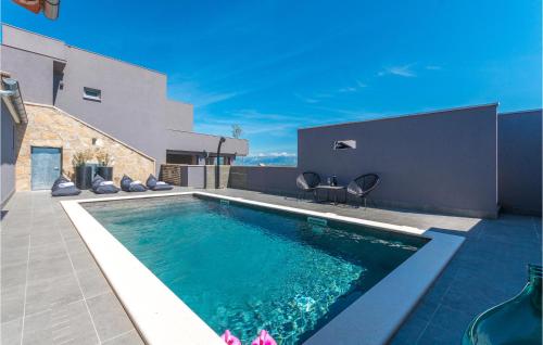 Amazing Home In Zagrad