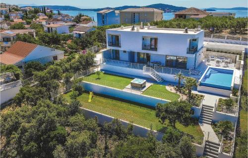 Beautiful Home In Seget Vranjca