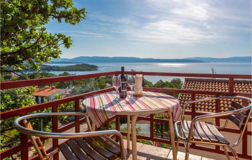 Lovely Apartment In Njivice