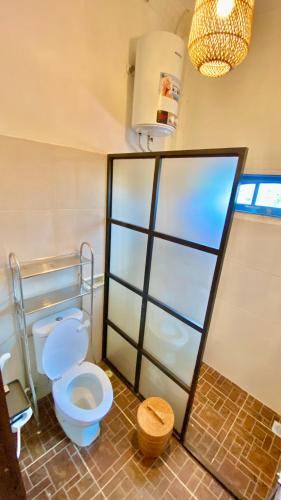 Ванная комната в Rooftop Suites Pusat Kota Pontianak