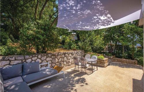 2 Bedroom Nice Home In Dramalj