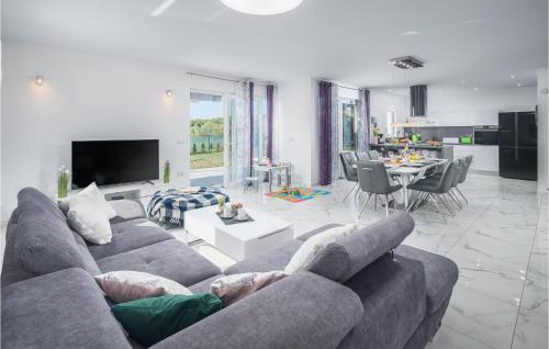 Stunning Home In Pula