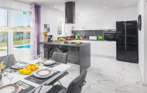 Stunning Home In Pula