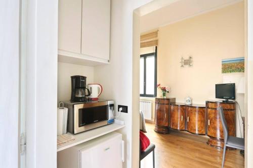 Small Studio, Donatello, next to the Duomo of Florence
