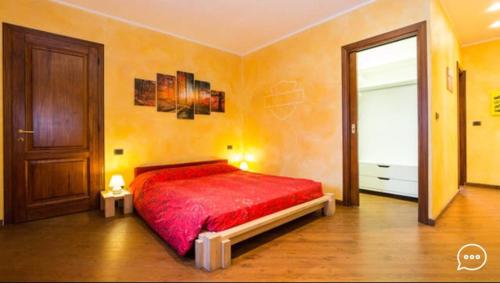Postel nebo postele na pokoji v ubytování Wallace Apartment