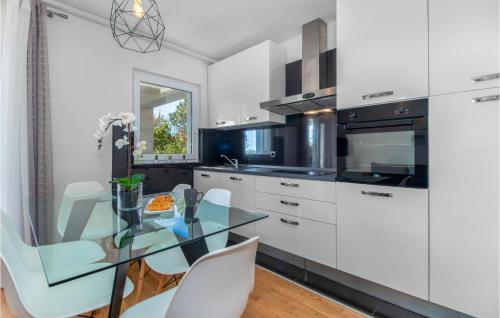 2 Bedroom Awesome Apartment In Dramalj