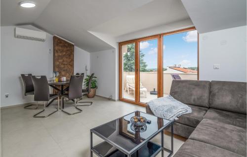 Gorgeous Apartment In Medulin With Wifi