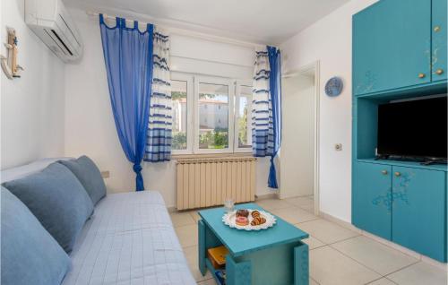 2 Bedroom Cozy Apartment In Malinska
