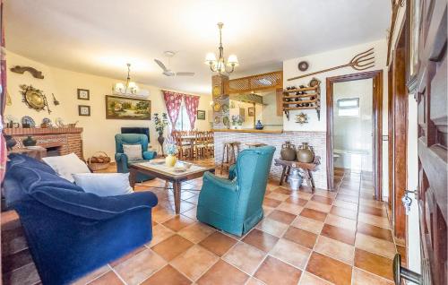 Posezení v ubytování 2 Bedroom Amazing Home In Mijas