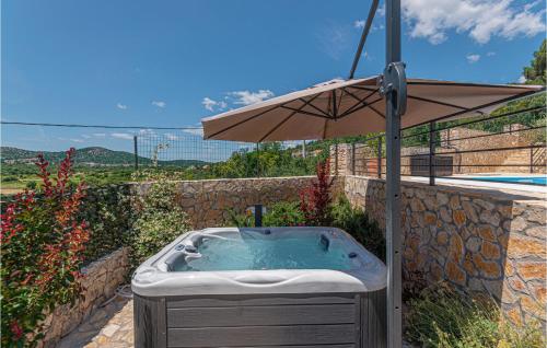 1 Bedroom Beautiful Apartment In Sibenik