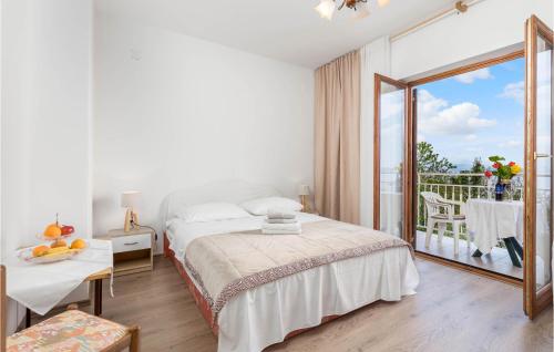 Lovely Apartment In Lovran With Wifi