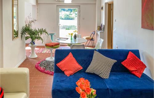 Posezení v ubytování 2 Bedroom Stunning Home In Podpican