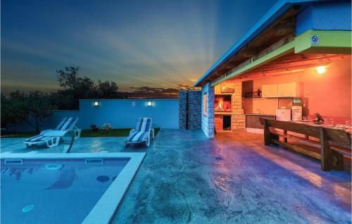 Holiday Home In Kastel Kambelovac
