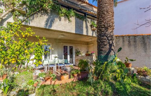 2 Bedroom Beach Front Apartment In Pula