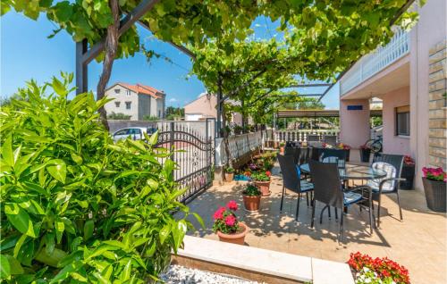 Beautiful Apartment In Biograd Na Moru With Wifi