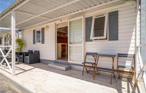 Μπαλκόνι ή βεράντα στο Nice Apartment In Chipiona With Wifi