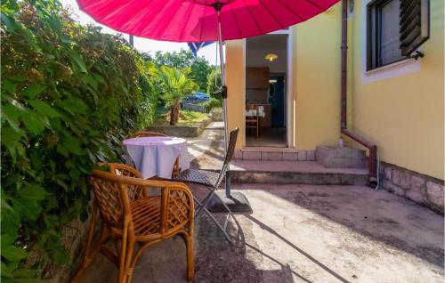 Taman di luar Amazing Apartment In Ika With Kitchen