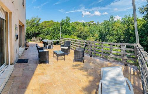 Balkón nebo terasa v ubytování 2 Bedroom Beautiful Apartment In Biot