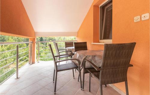 Lovely Apartment In Gornji Karin
