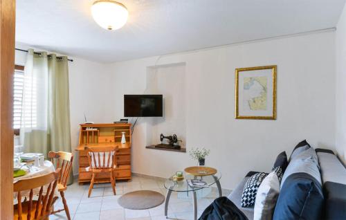 1 Bedroom Lovely Apartment In Zadar