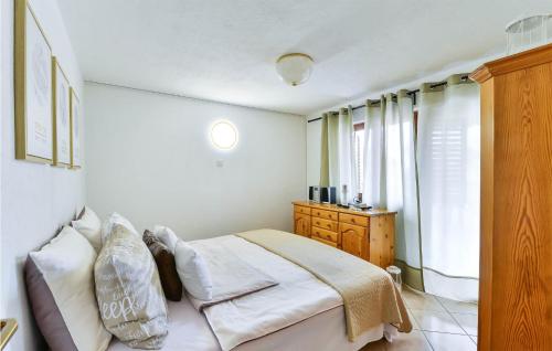 1 Bedroom Lovely Apartment In Zadar