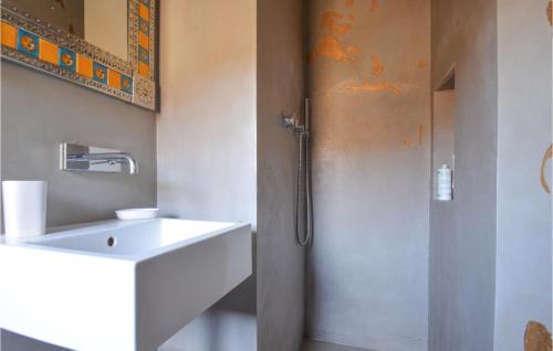 a bathroom with a sink and a shower at Amazing Apartment In Marzabotto in Marzabotto
