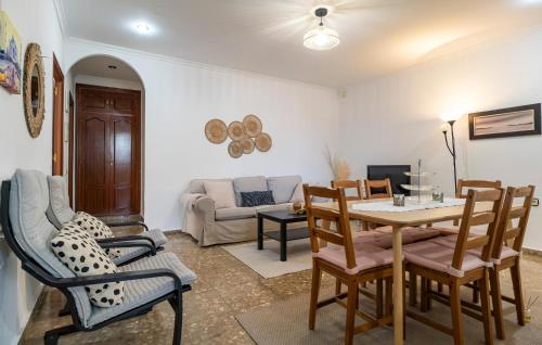 Gorgeous Apartment In Malaga With House Sea View