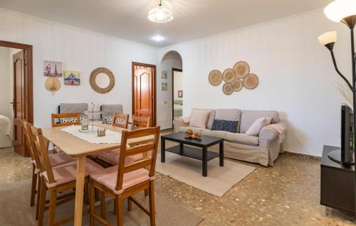 Gorgeous Apartment In Malaga With House Sea View
